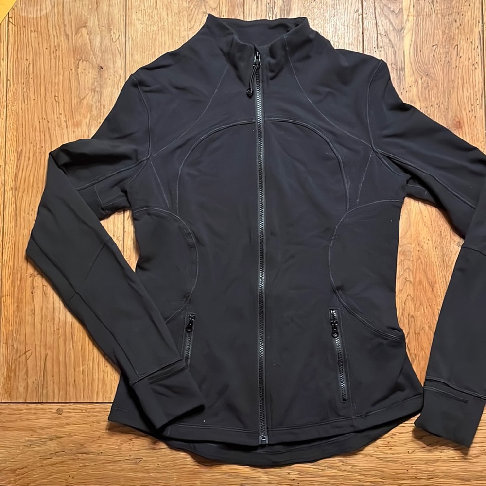 black lululemon jacket